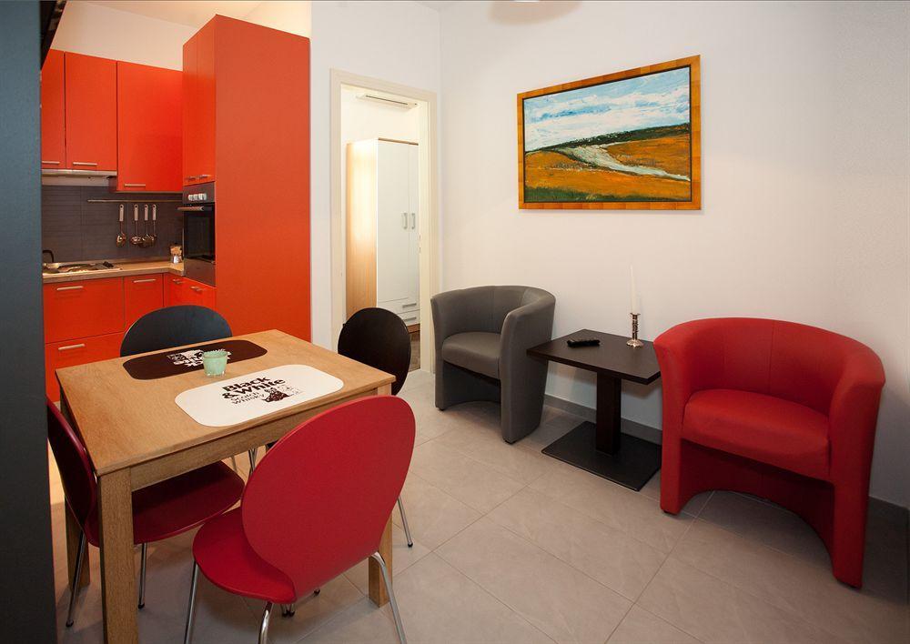 Cro Jet Set Apartments Сплит Экстерьер фото